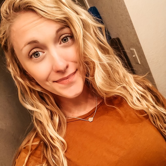 SOLD Kendra Scott Tessa Necklace - Picture 2 of 2